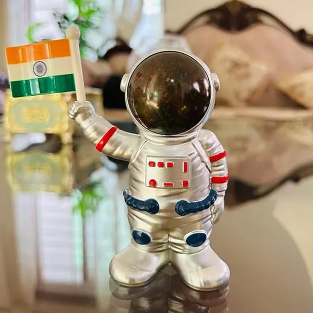 Solar Power Astronaut Ornament – Indian Flag Car Dashboard Décor