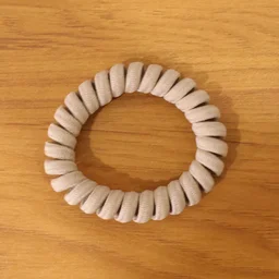 Spiral Coil Hair Band – Soft, Stretchable & No Crease Hold