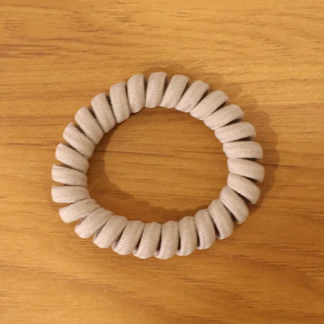 Spiral Coil Hair Band – Soft, Stretchable & No Crease Hold
