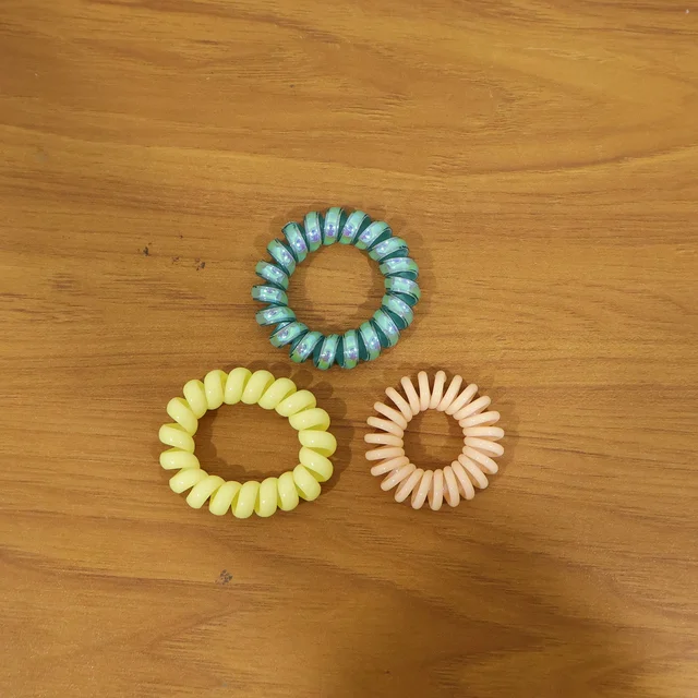 Spiral Coil Hair Band – Strong No-Crease Styling Accessory