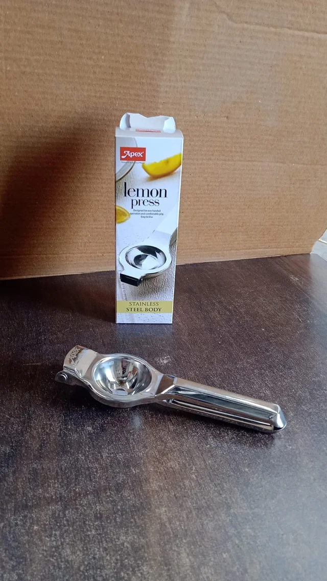 Stainless Steel Lemon Press – Heavy Duty Juicer with Ergonomic Handle