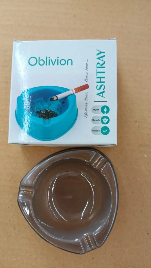 Transparent White Ashtray – Modern Triangular Cigarette Holder