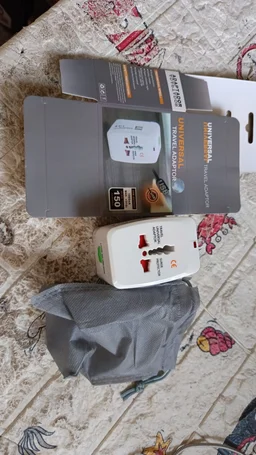 Universal Travel Adapter – All-in-One Worldwide Plug | Poravar