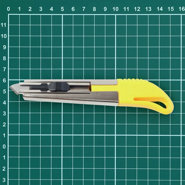 Utility Cutter Knife – Heavy-Duty Stainless Steel with Extra Blades