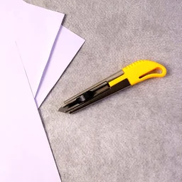Utility Cutter Knife – Heavy-Duty Stainless Steel with Extra Blades