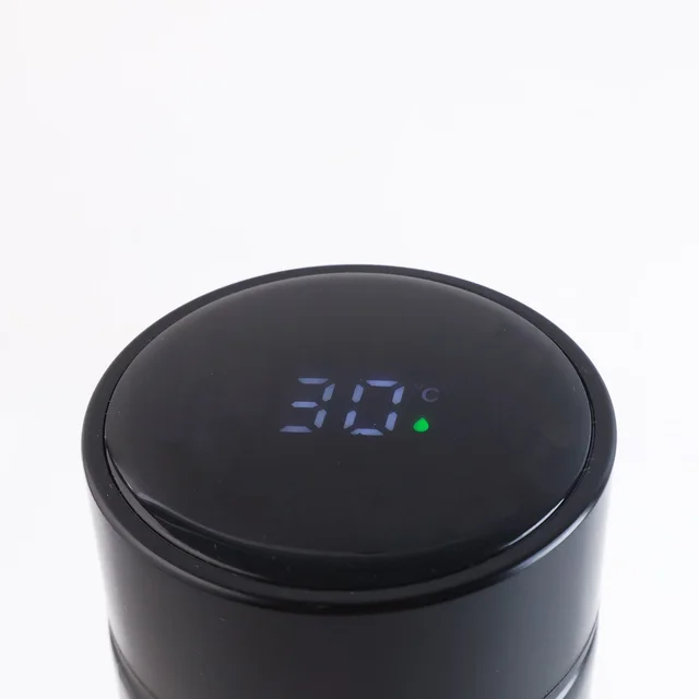 Vacuum Insulated Water Bottle – LED Temp Display 500ML