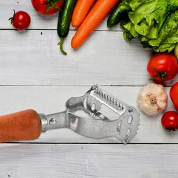 Vegetable Peeler with Wooden Handle – Sharp Steel Blade