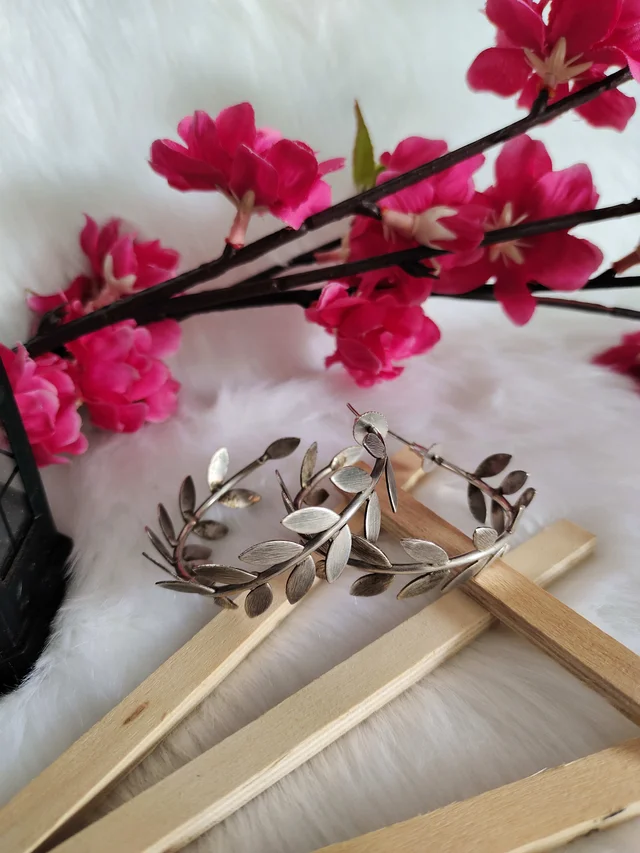 Trendy Leaf Design German Silver Oxidised Hoop Earrings - Gray
