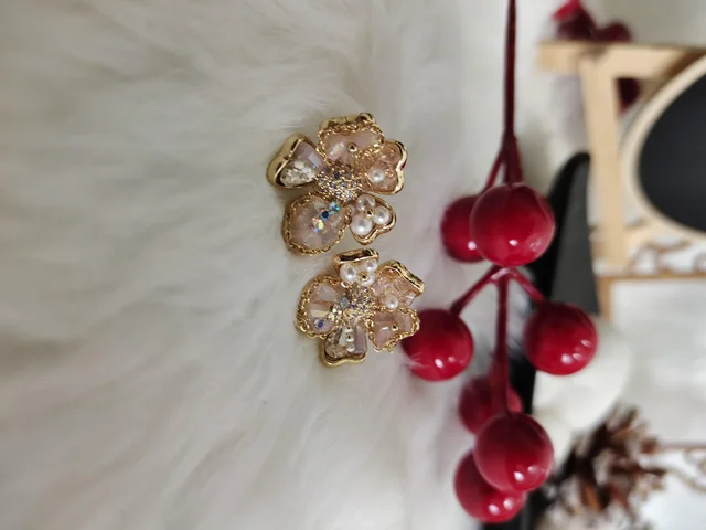 Flower Shape Pearls Stones Stud Earrings- Pink