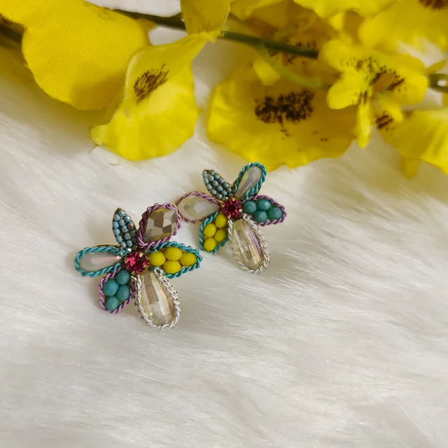 Cute Beads And Stone Flower Earrings - Blue - Blue