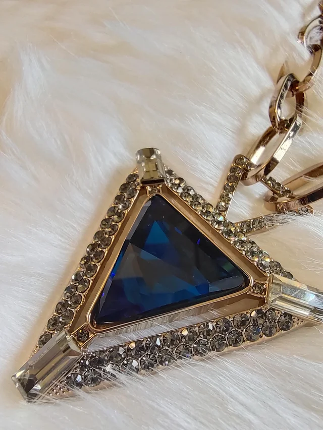 Triangle Blue Diamond Pendant Neckpiece