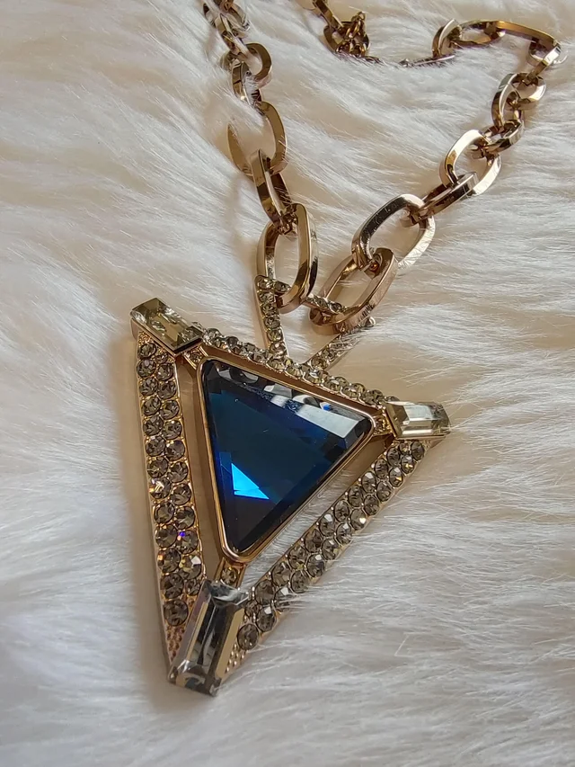 Triangle Blue Diamond Pendant Neckpiece