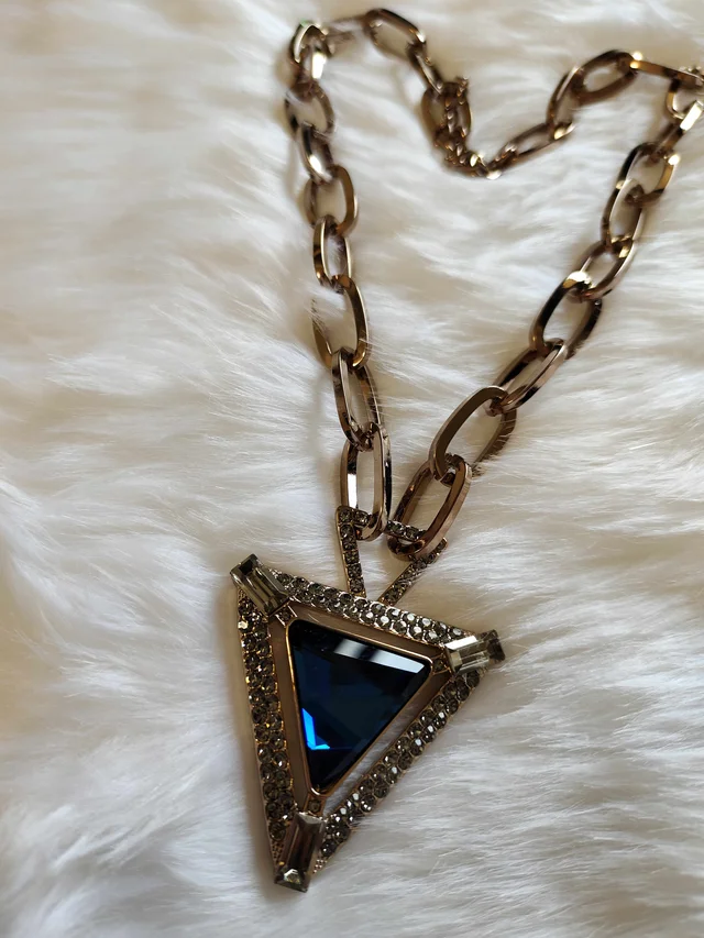 Triangle Blue Diamond Pendant Neckpiece