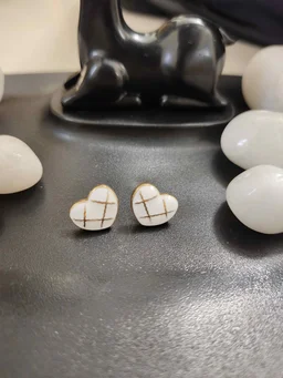 Cute White Heart Studs Earrings