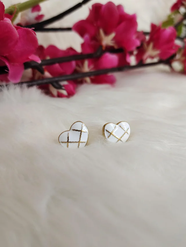 Cute White Heart Studs Earrings