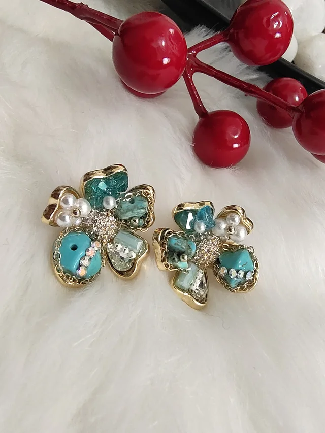 Flower Shape Pearls Stones Stud Earrings- Blue