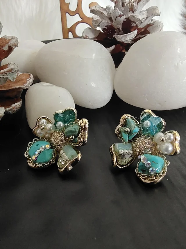 Flower Shape Pearls Stones Stud Earrings- Blue