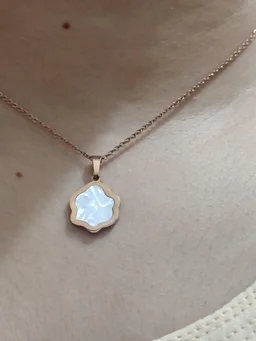 Anti Tarnish Woobly Pendant And Earring Set White