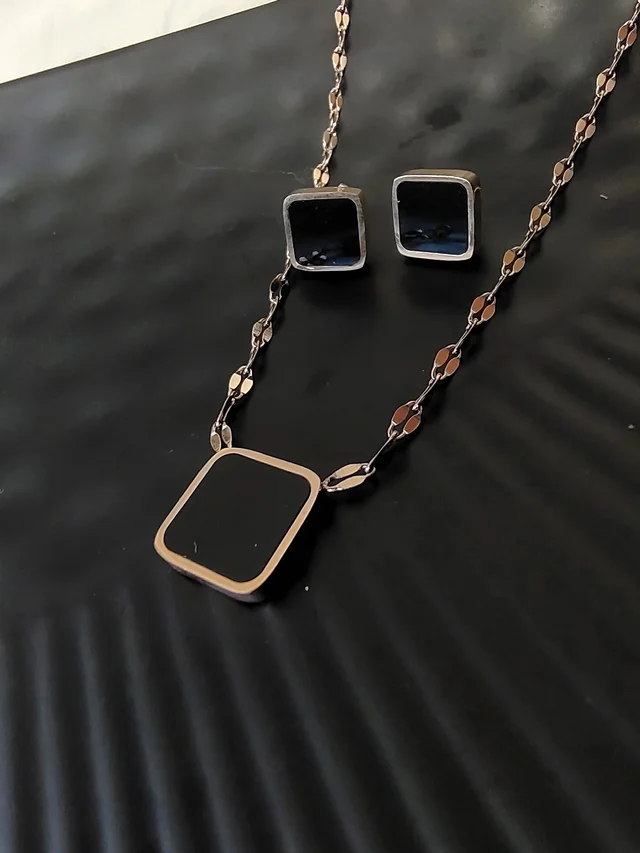 Anti Tarnish Square Pendant And Earring Set Black