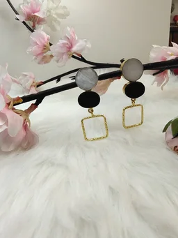 MOP Matt Quartz Square Charm Drop Earrings