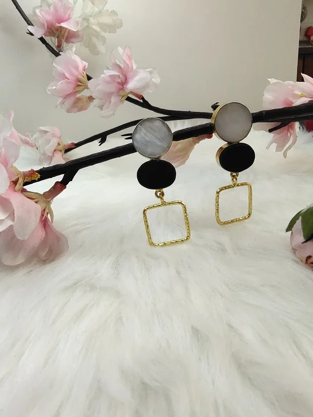 MOP Matt Quartz Square Charm Drop Earrings