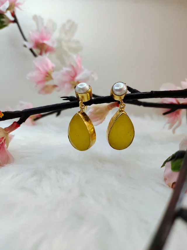Baroque With Yellow Monalisa Stone Tear Drop Earrings