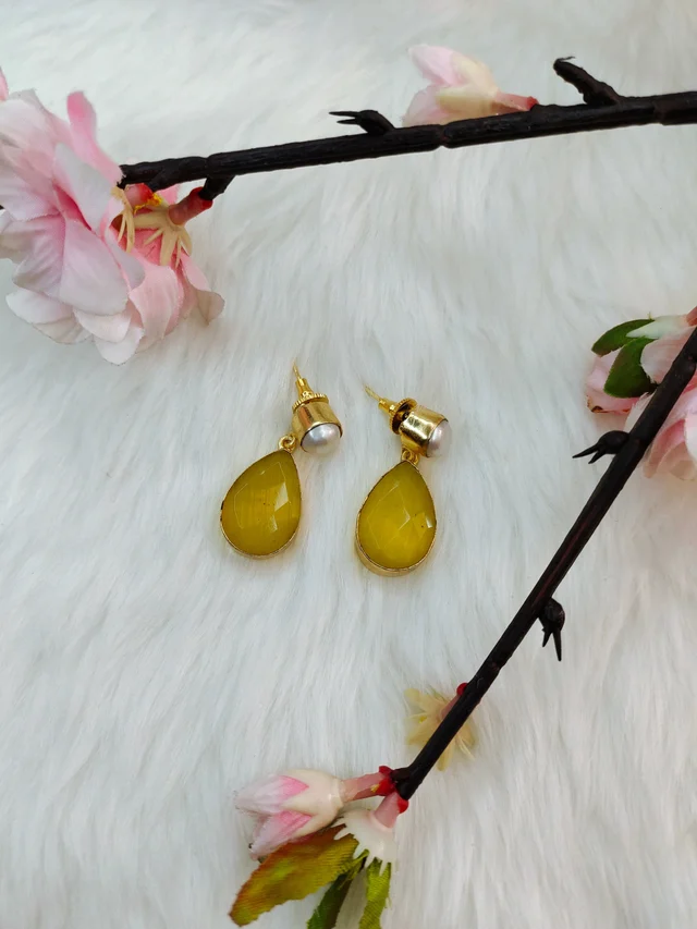 Baroque With Yellow Monalisa Stone Tear Drop Earrings