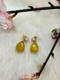 Baroque With Yellow Monalisa Stone Tear Drop Earrings