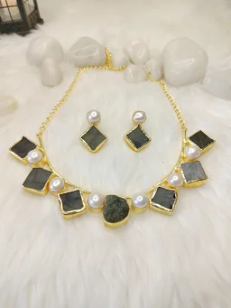 Black Raw Stone Choker Set Necklace
