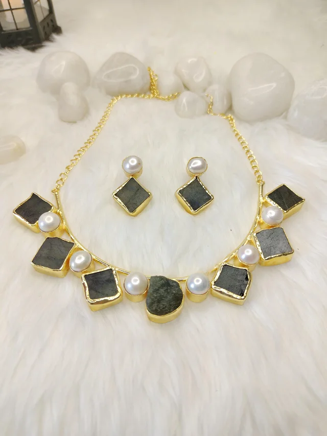 Black Raw Stone Choker Set Necklace