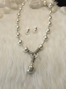 White Pearl Hanging Necklace