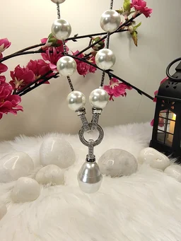White Pearl Hanging Necklace