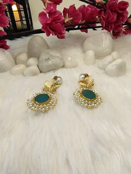 Gajra Baroque Pearls With Quartz Earrings