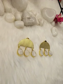 3 MOP Tear Drop Earring