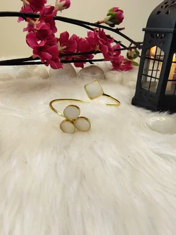 MOP Petal Kada Bracelet