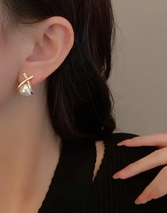 Rose Gold Pearl Beaded Studs Earrings