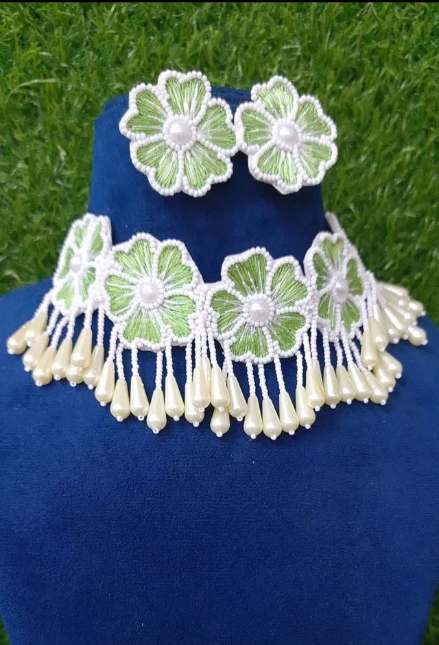 Green Flower Choker Necklace Set