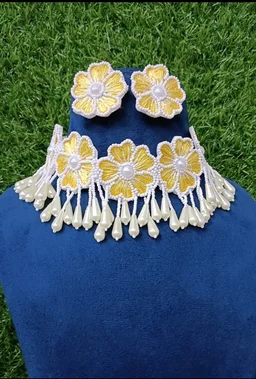 Yellow Flower Choker Necklace Set