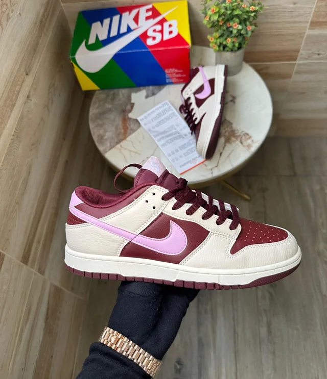 Nike SB Dunk Valentines 