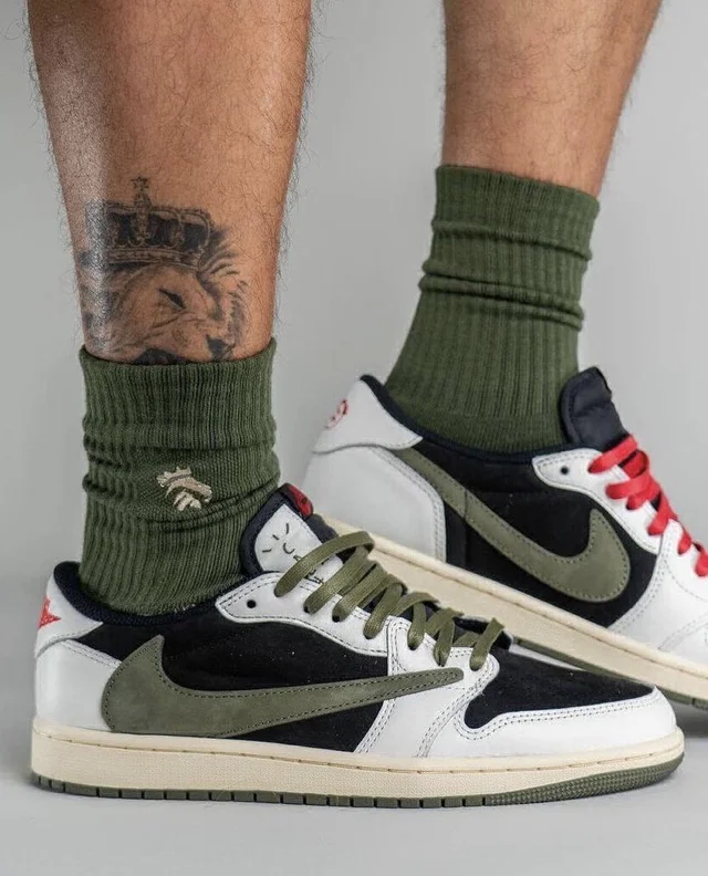 Nike Air Jordan Retro 1 Travis Scott