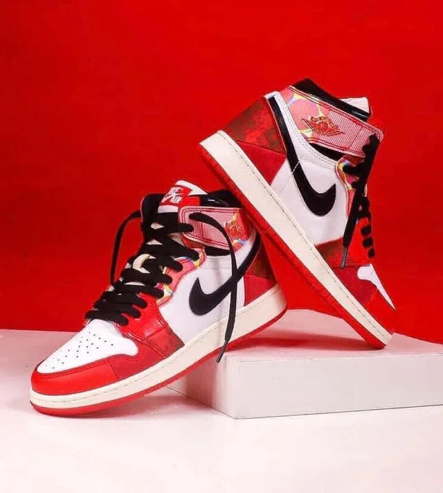 Nike Air Jordan Retro 1 Spiderman 