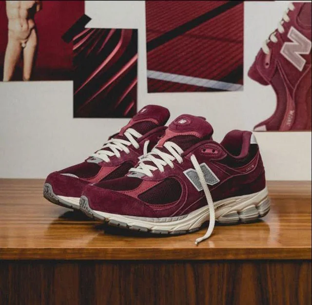 New Balance 2002 R Cherry Bordeaux 
