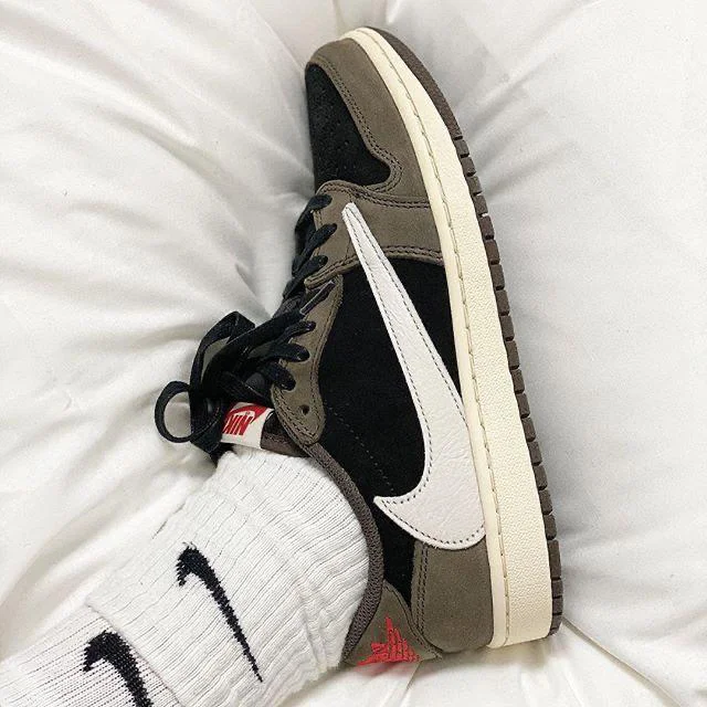 Nike Air Jordan Retro 1 Travis Scott Mocha
