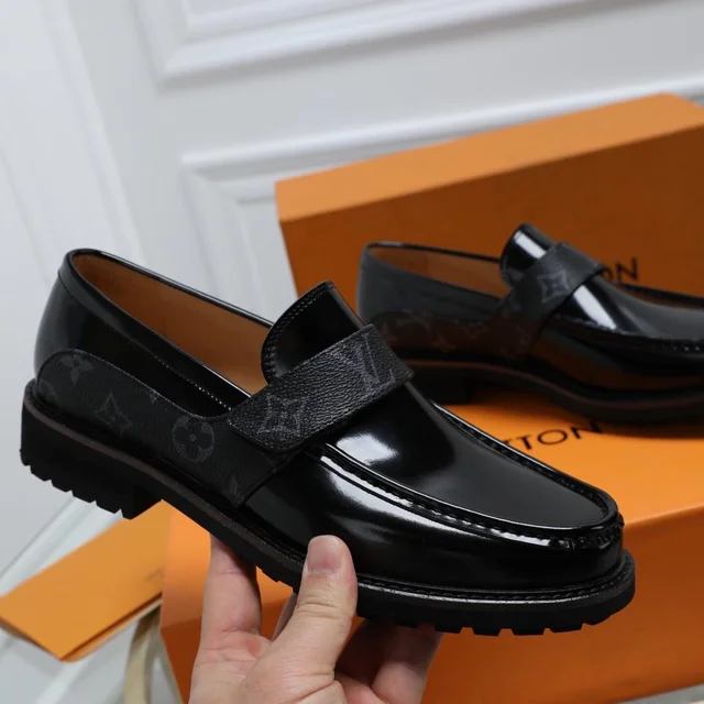 LV Loafer ( Black )