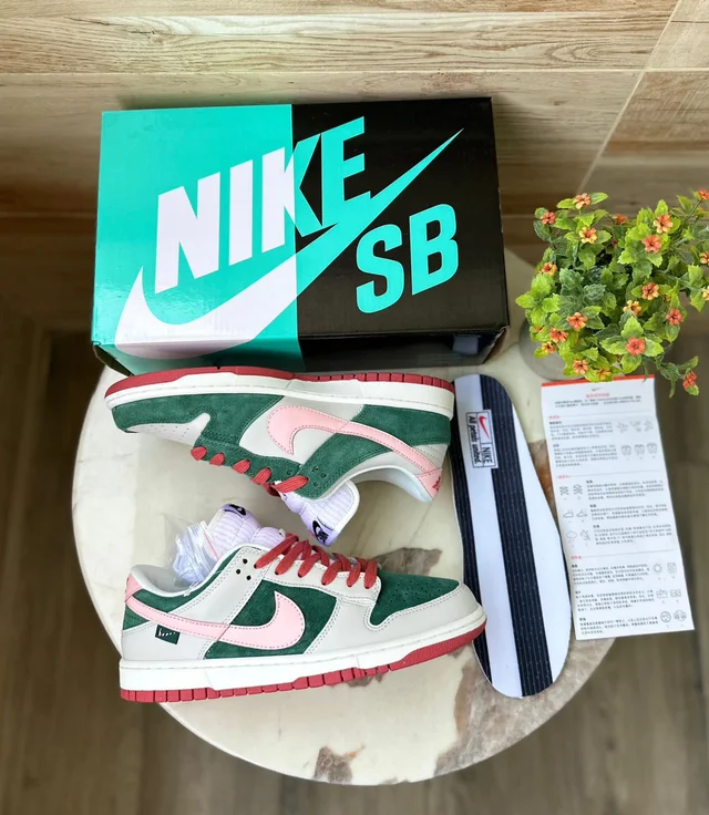 Nike Sb Dunk All Petels United