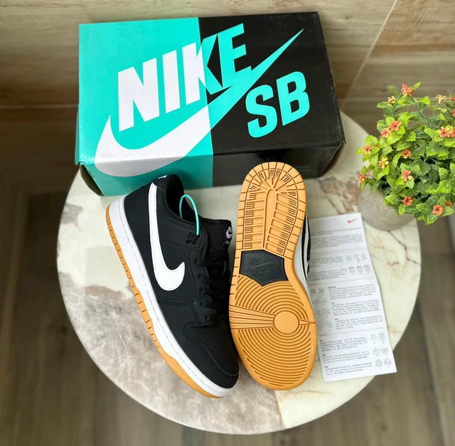 Nike  Sb Dunk Black Gum Lable