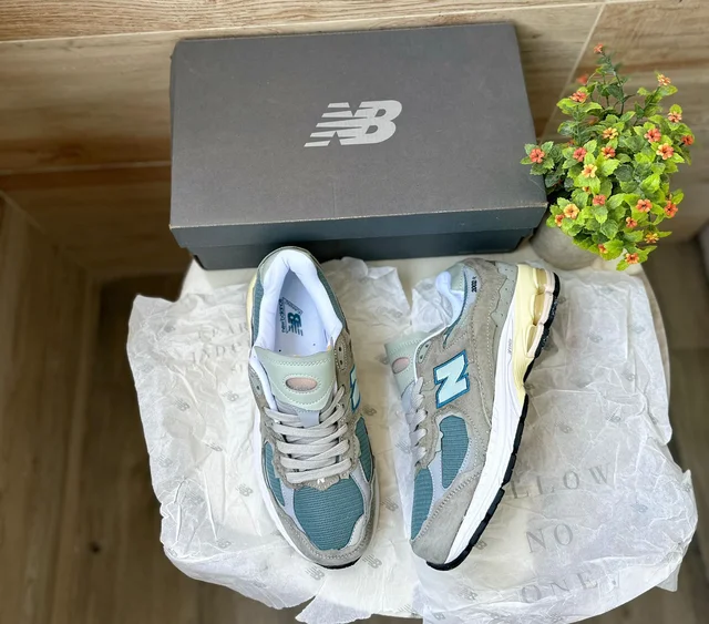 New Balance 2002 R Mirage Grey