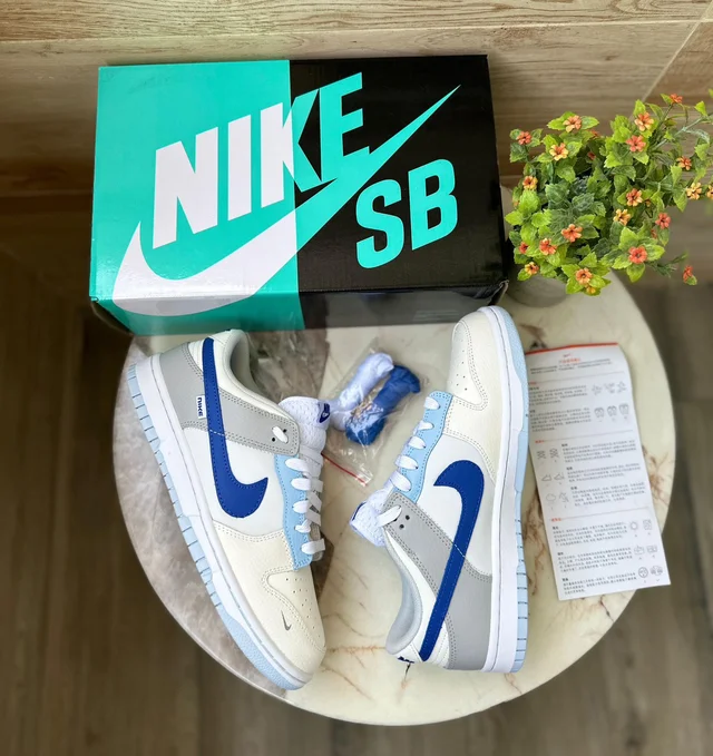 Nike Sb Dunk Ivory Hyper Royal
