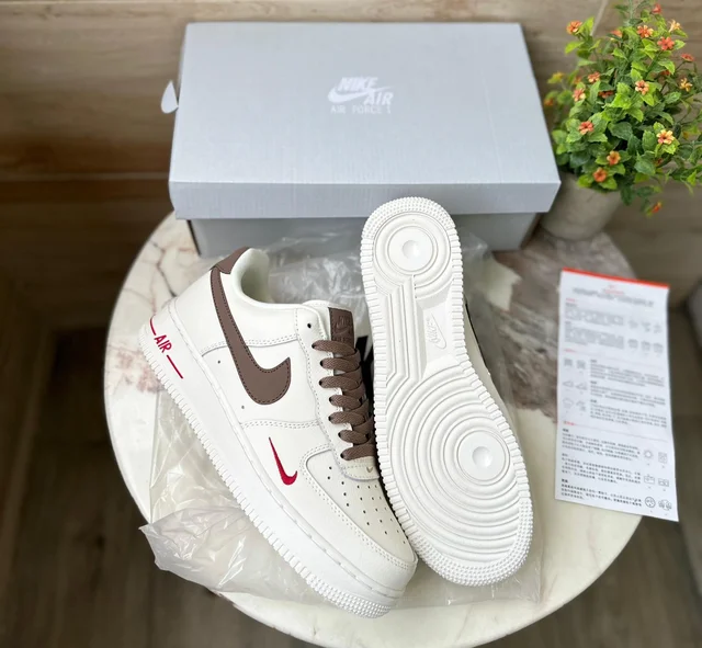 NIKE AIR FORCE  BROWN SWOOSH