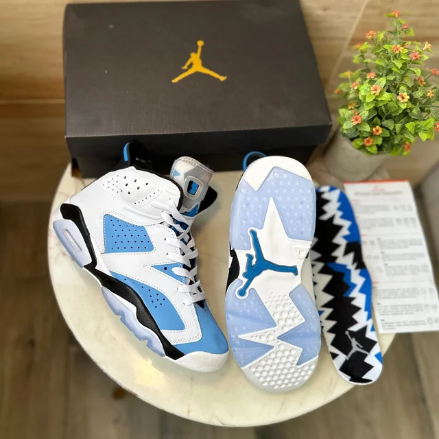 Air Jordan Retro 6 University Blue 